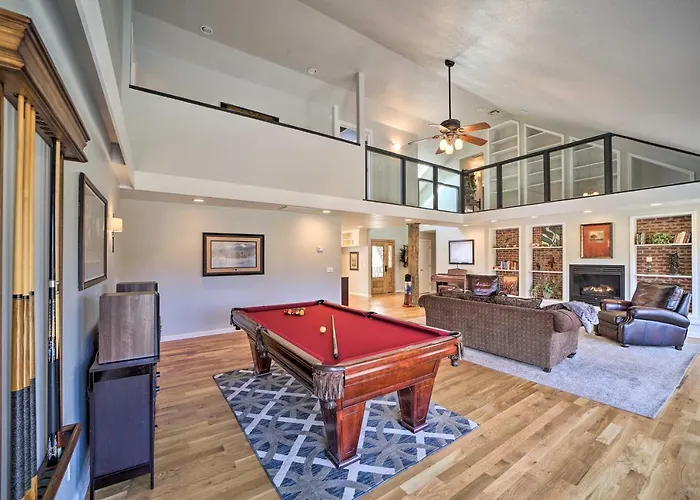Grand Getaway With Private Pond, Dock & Deck Holiday home