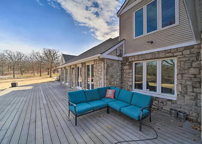 Grand Getaway With Private Pond, Dock & Deck Holiday home