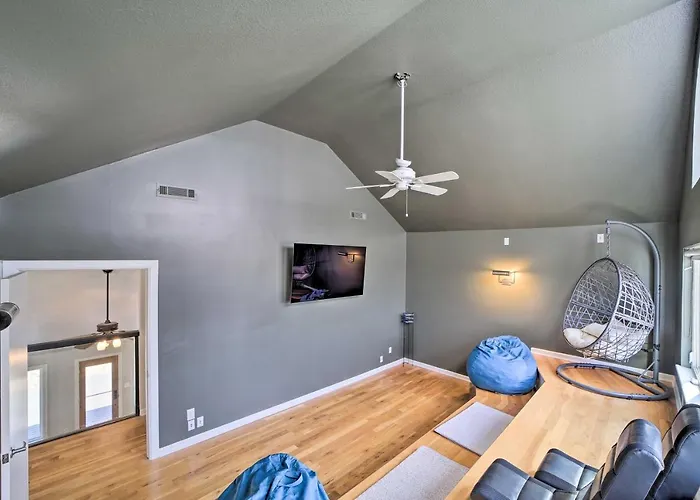Grand Getaway With Private Pond, Dock & Deck * Tulsa