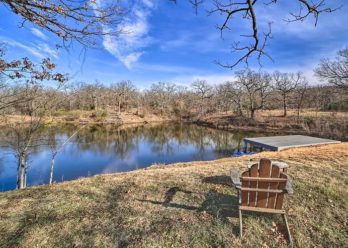 Grand Getaway With Private Pond, Dock & Deck Holiday home